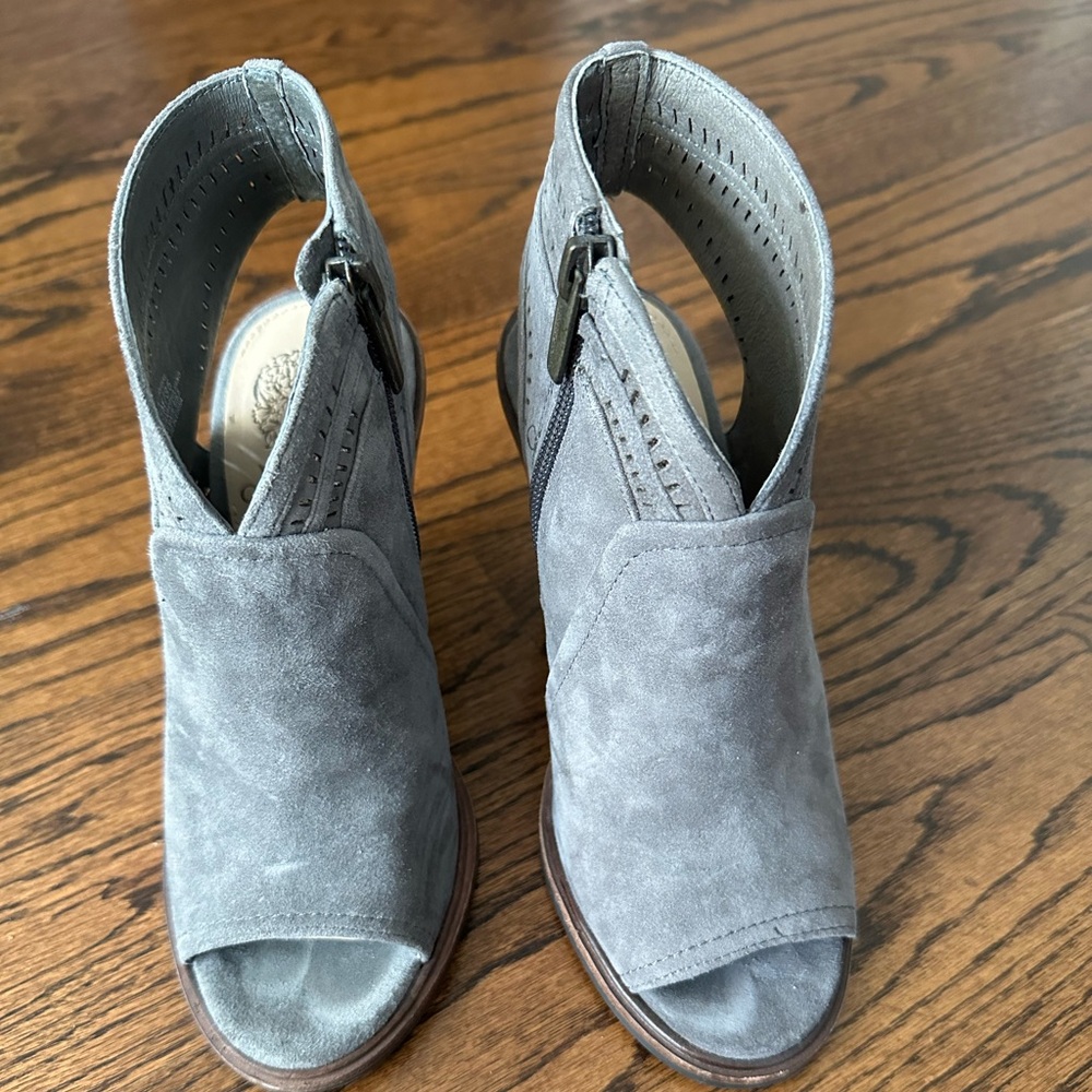 Vince Camuto Grey Suede Open Toe Booties. Size 5 / 35.